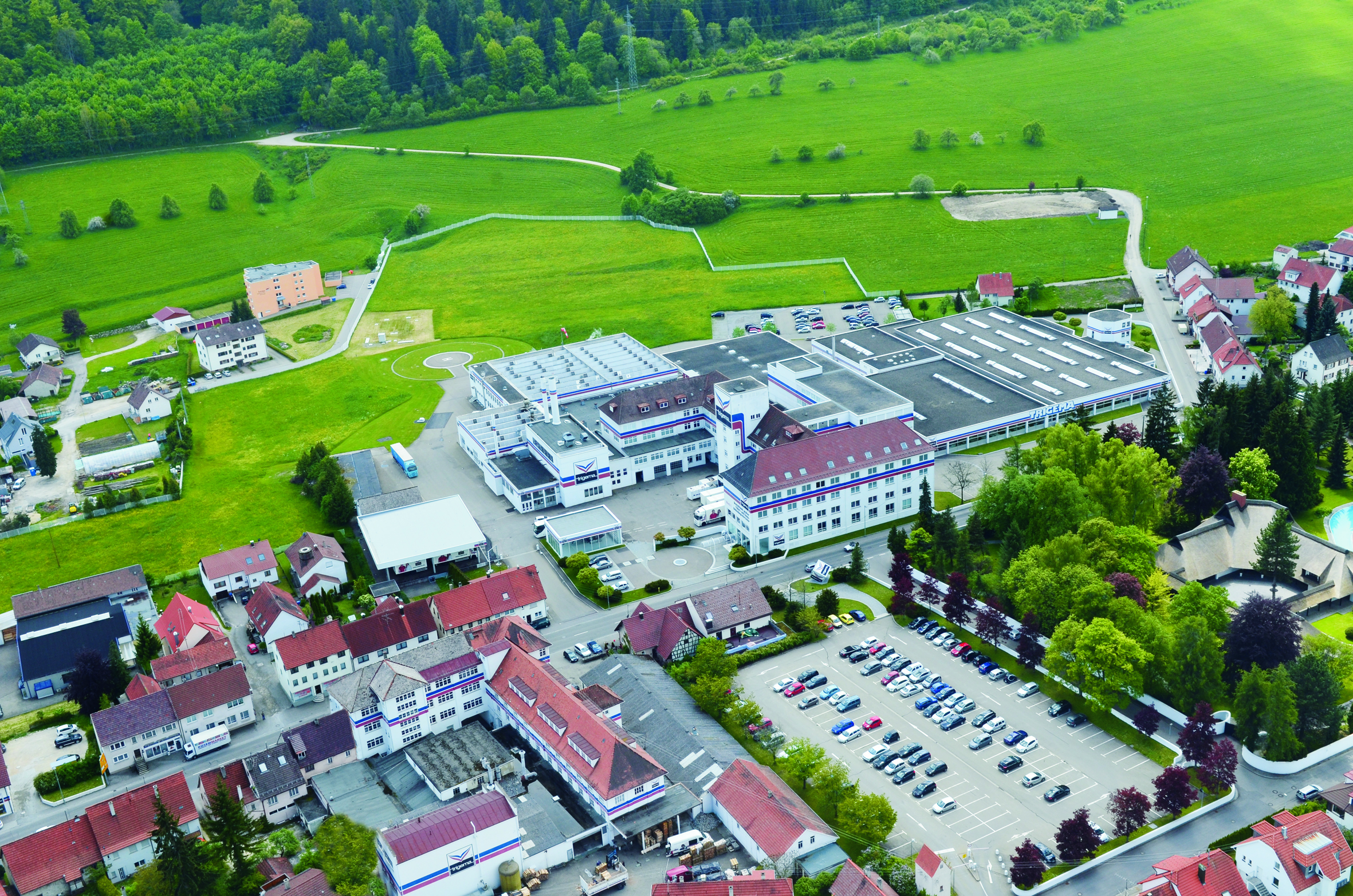 Luftaufnahme vom Trigema-Werk in Burladingen